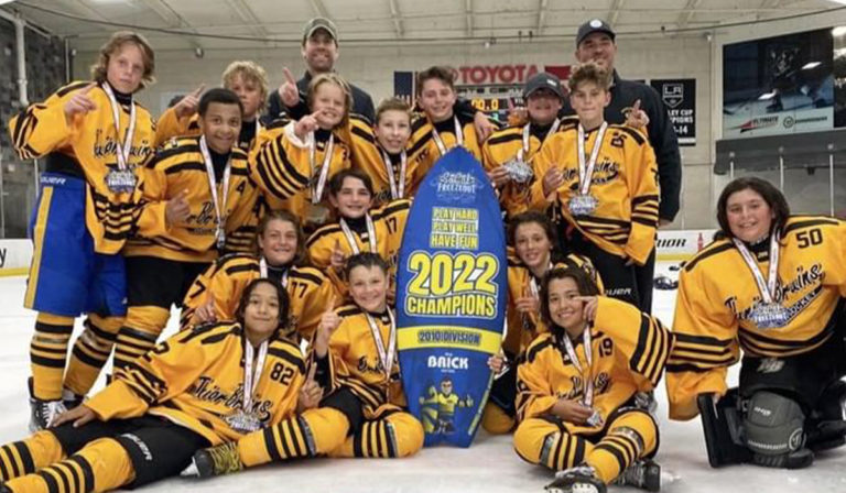 Jr. Bruins Make The Most of Cross-Country Trip - World Hockey Hub