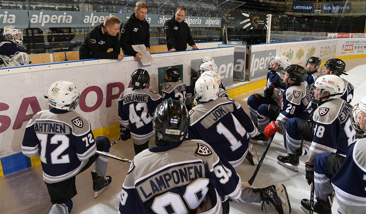Finland-Selects-Coach-Team