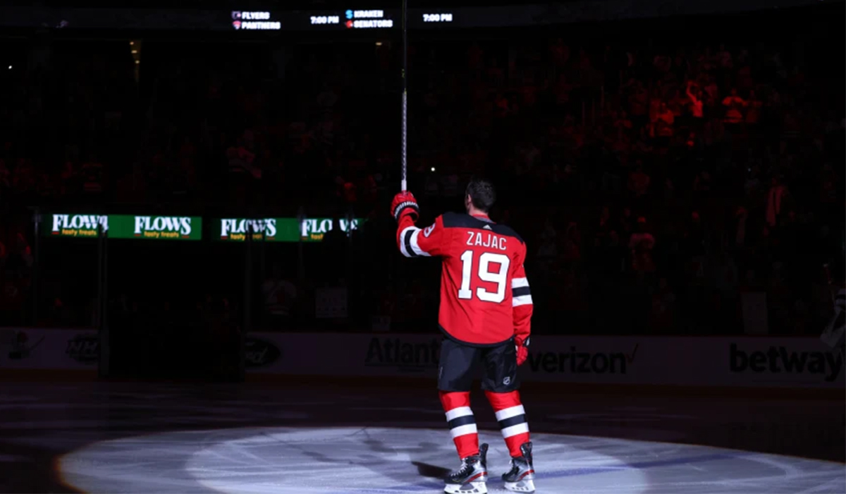 Travis Zajac salutes the crowd at a New Jersey Devils game at Prudential Center.