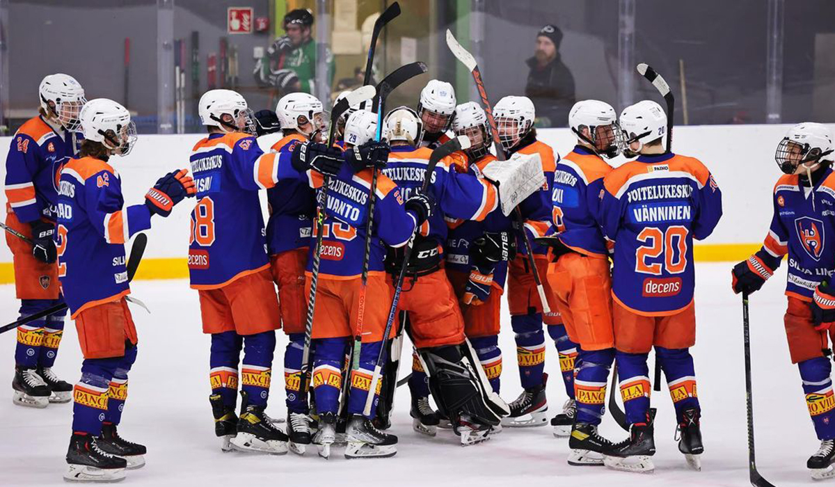 2007-born Finnish youth hockey team Tappara celebrates a goal.