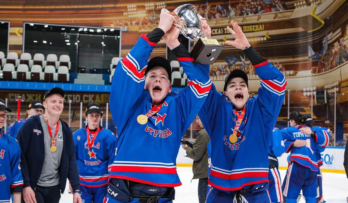 22006-born Russian youth hockey team SKA Strelna celebrates its win at the 2023 Russian National Championship